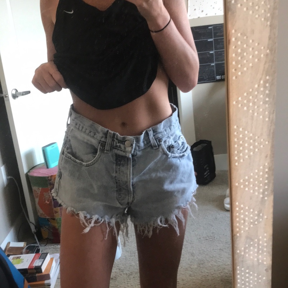 High Waisted Levi’s Shorts!!!